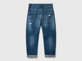 Carrot fit Jeans mit Rissen