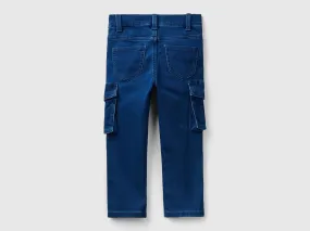 Slim Fit Jeans mit großen Taschen